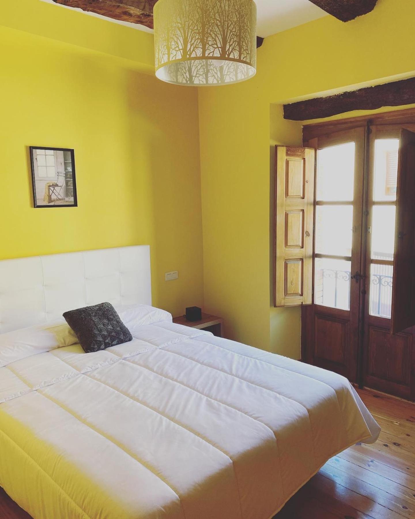 Hotel Restaurante Agapio De Tresnino ควินตานิลยา เด โอเนซิโม ภายนอก รูปภาพ