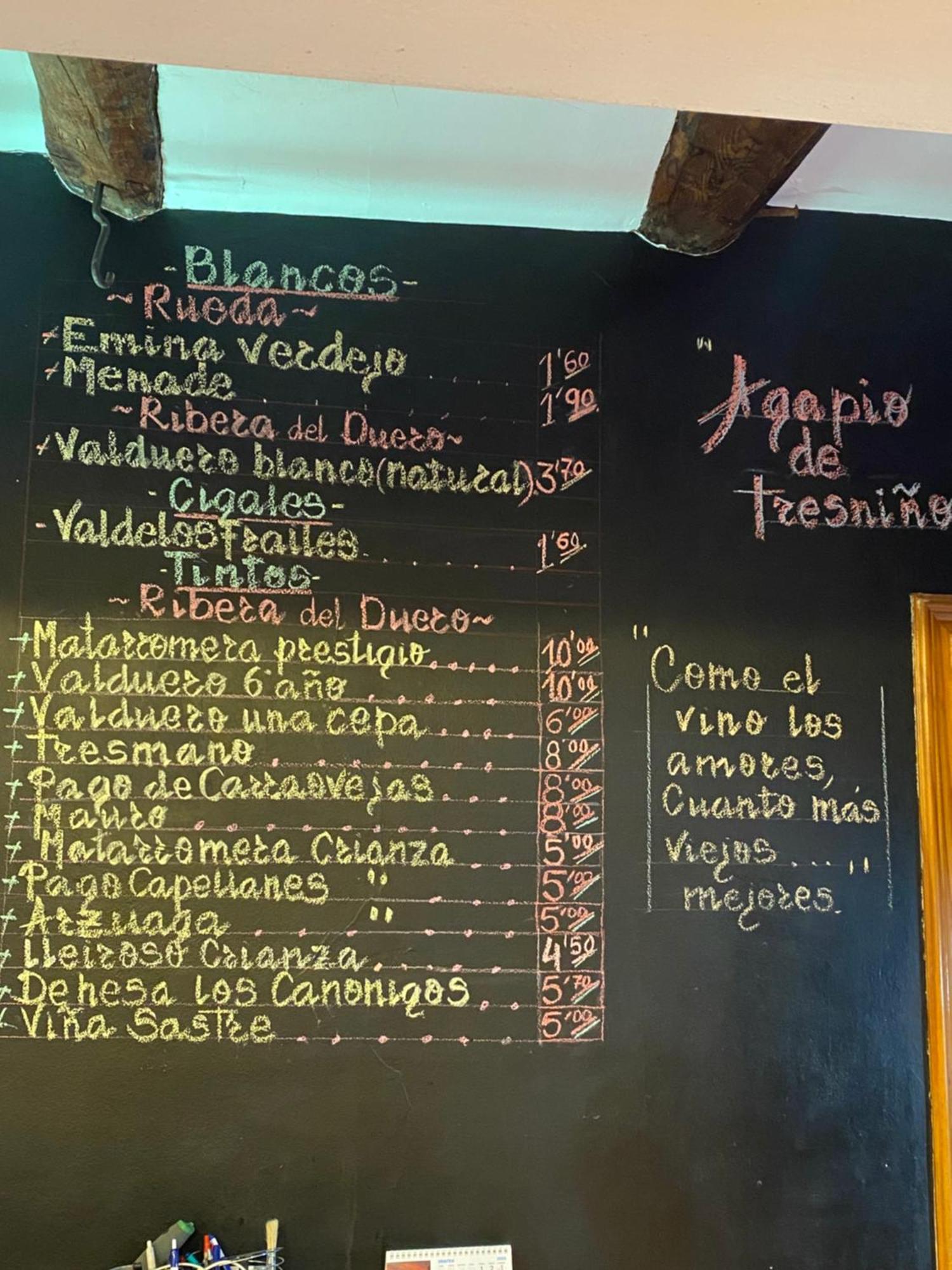 Hotel Restaurante Agapio De Tresnino ควินตานิลยา เด โอเนซิโม ภายนอก รูปภาพ