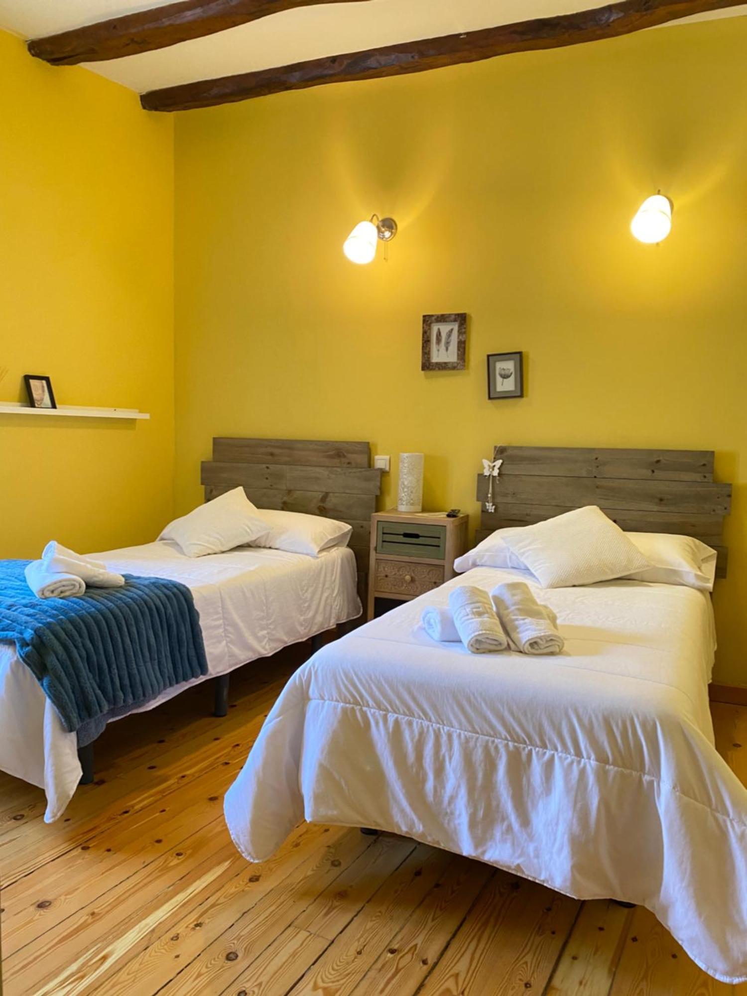 Hotel Restaurante Agapio De Tresnino ควินตานิลยา เด โอเนซิโม ภายนอก รูปภาพ