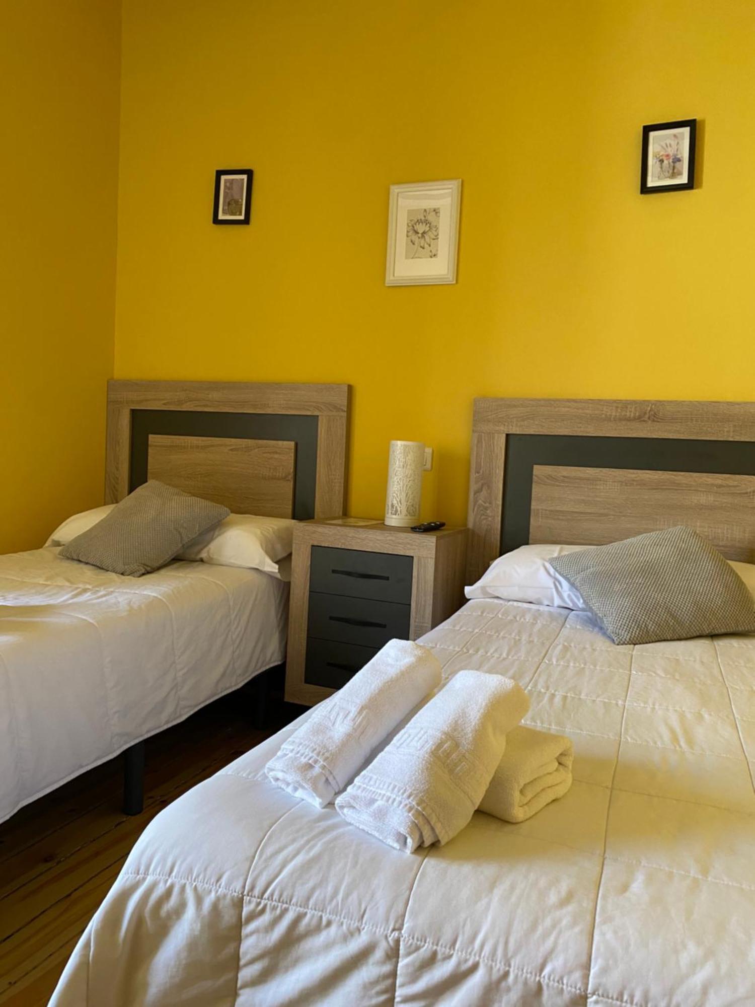 Hotel Restaurante Agapio De Tresnino ควินตานิลยา เด โอเนซิโม ภายนอก รูปภาพ